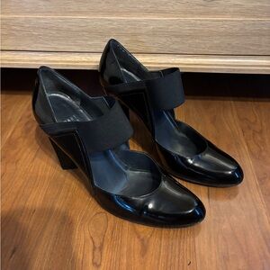 Stuart Weitzman Patent Black Leather Heels